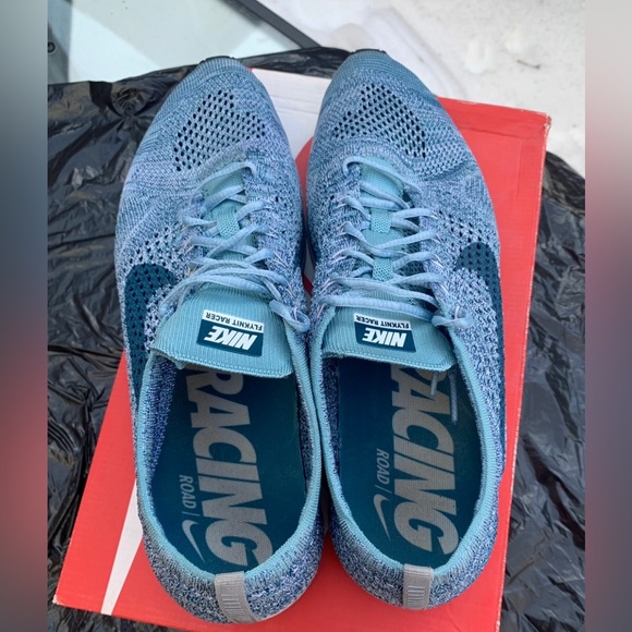 Nike Flyknit Racer Blueberry
Size 13 - Picture 3 of 7